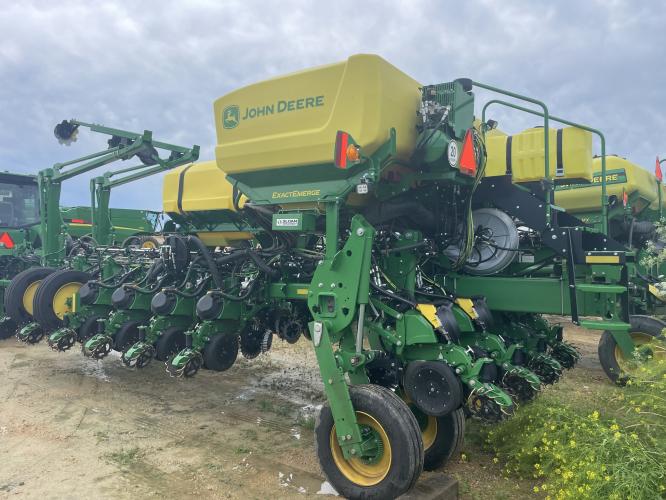 John Deere 1775NT
