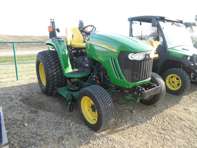 John Deere 4520