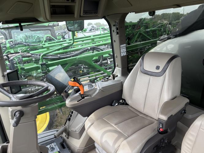 John Deere 412R