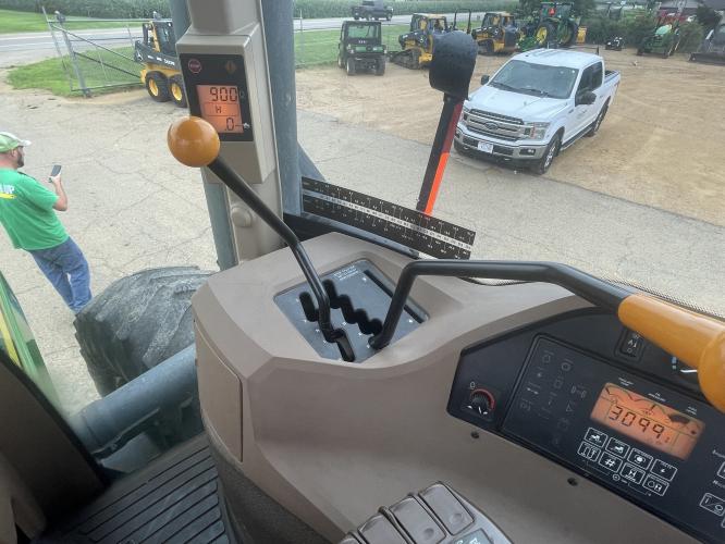 John Deere 9220