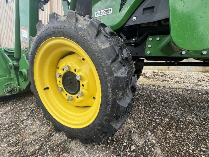 John Deere 2032R