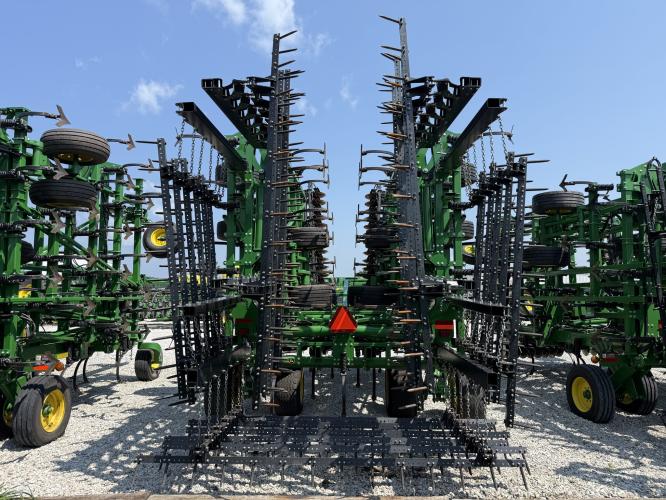 John Deere 2330