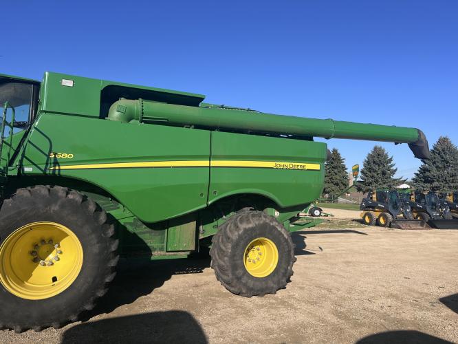 John Deere S680