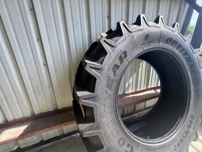 Goodyear 520/85R42