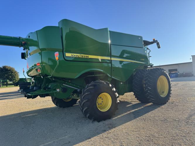 John Deere S780