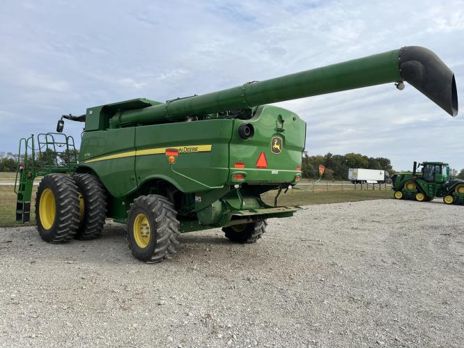 John Deere S770