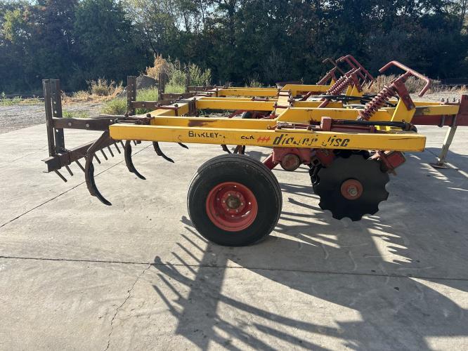 John Deere 2111