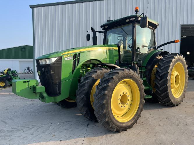 John Deere 8320R