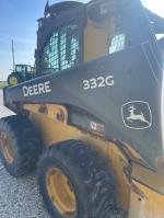 John Deere 332G