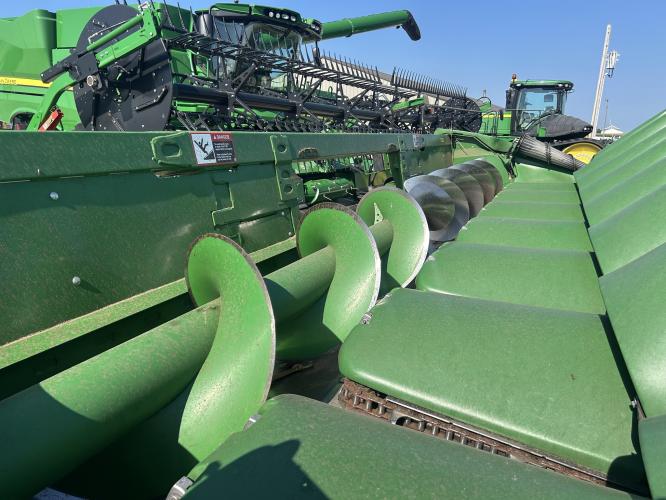 John Deere C8R