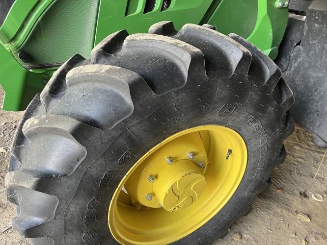 John Deere 6130R