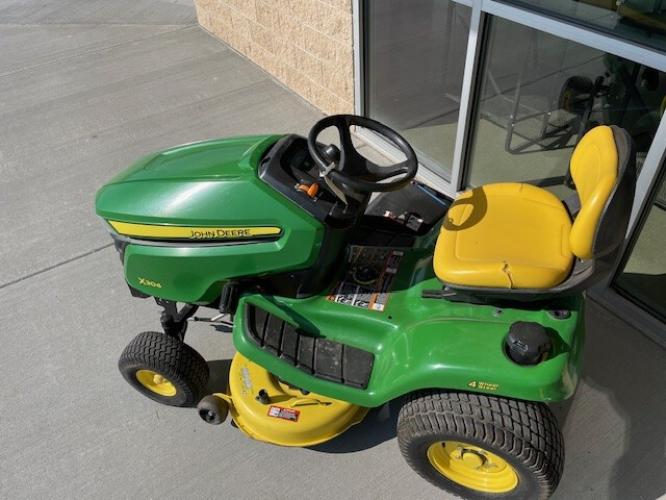 John Deere X304
