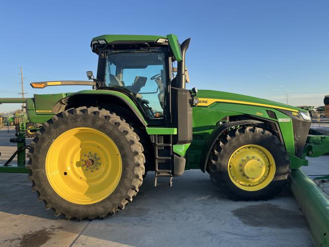 John Deere 8R 250