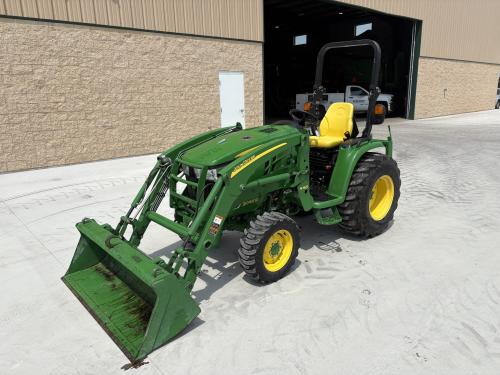2015 John Deere 3046R