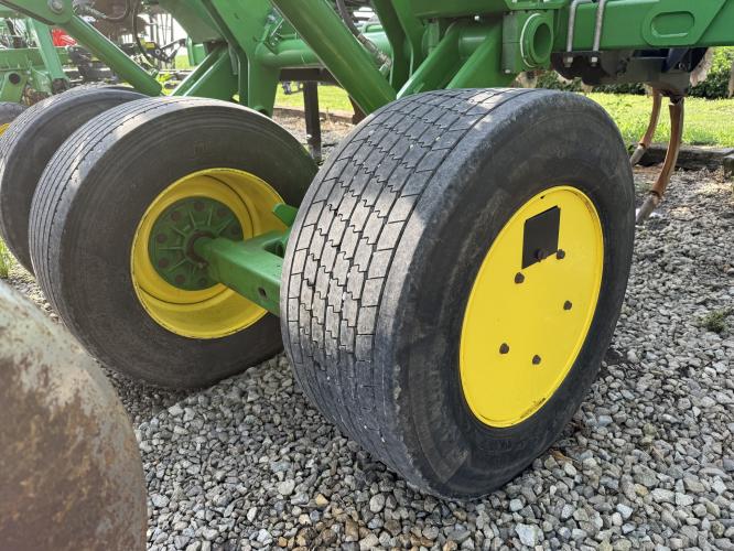 John Deere 2730