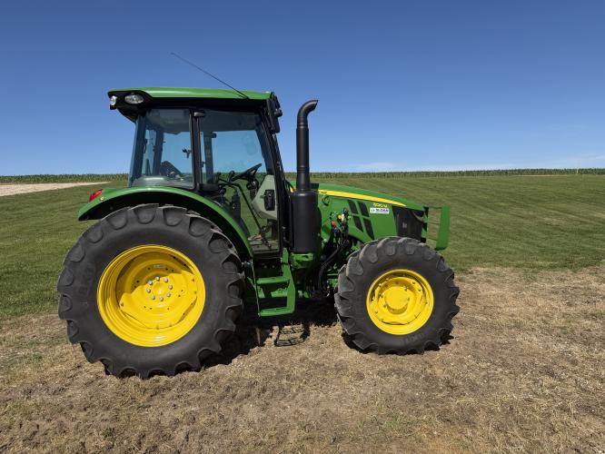 John Deere 5120M