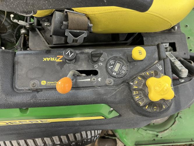 John Deere Z930R