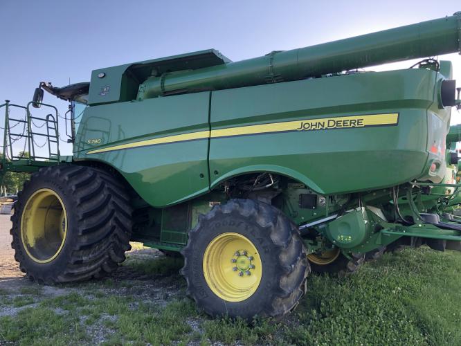 John Deere S790