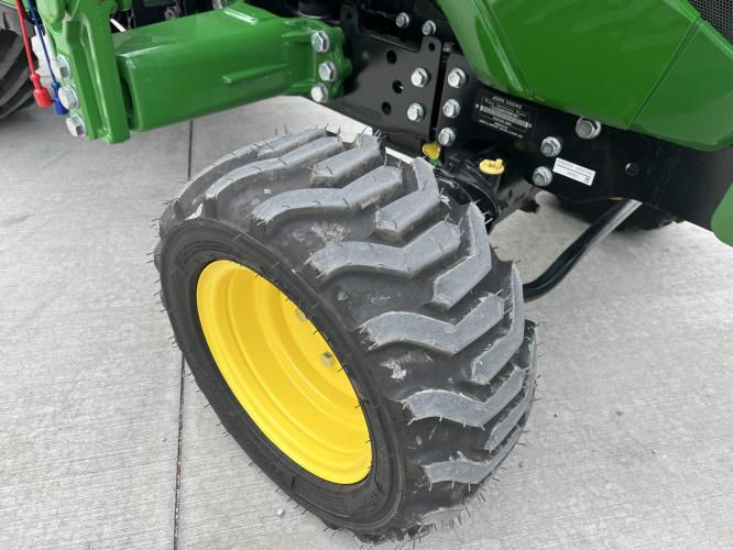 John Deere 1025R