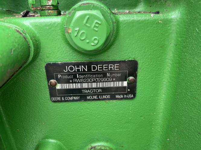 John Deere 8230