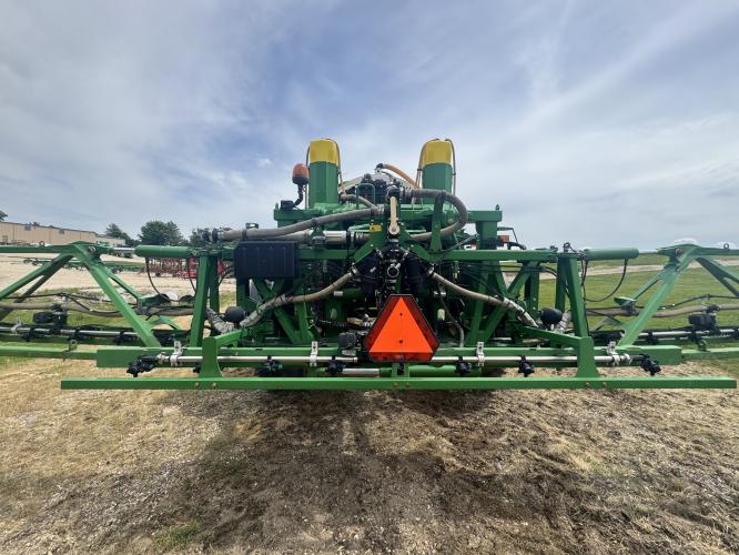 John Deere R4038