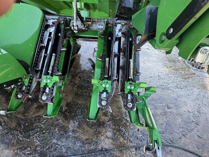 John Deere C8R