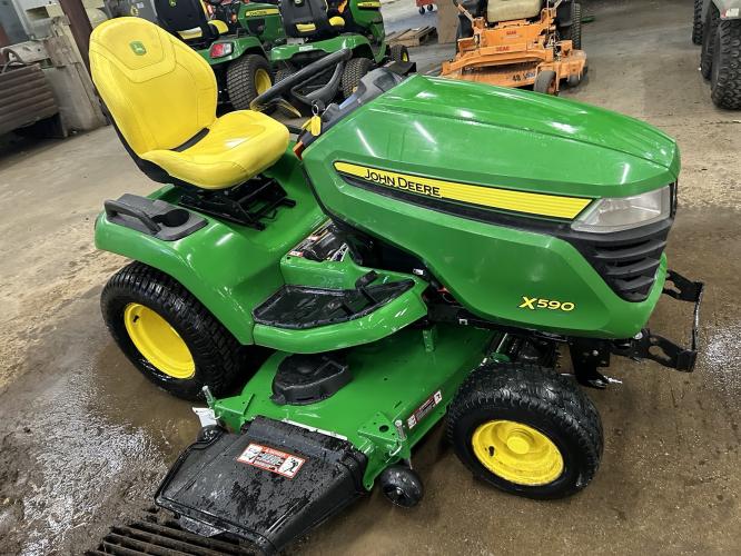 John Deere X590