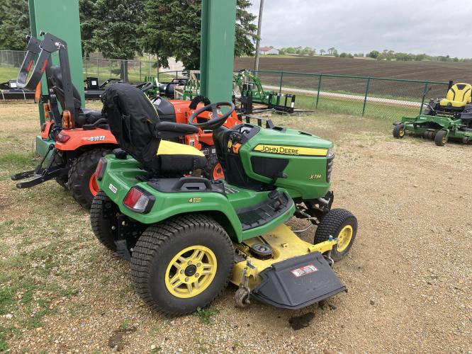 John Deere X734