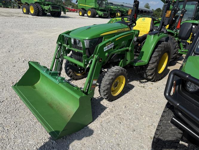 John Deere 3025E