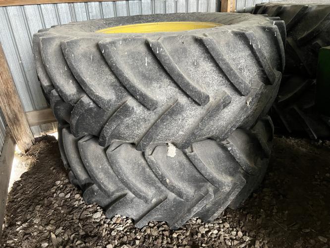 John Deere 4830
