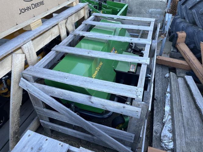 John Deere 52 IN. BROOMS