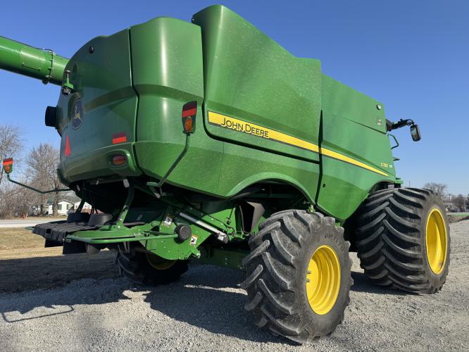 John Deere S780