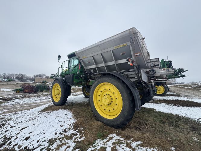 John Deere R4045