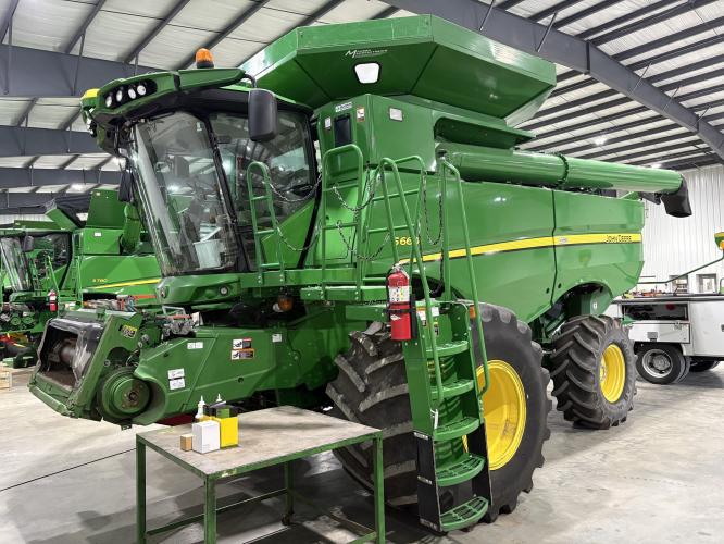 John Deere S660