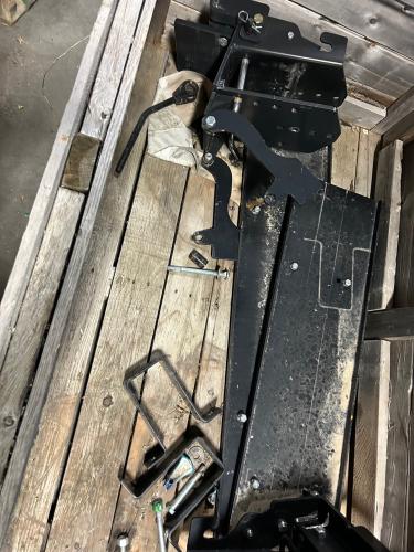 Unverferth 32894B ower rest brkt ass'm - like new t/o