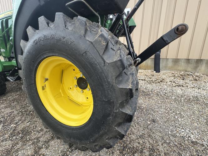 John Deere 2032R