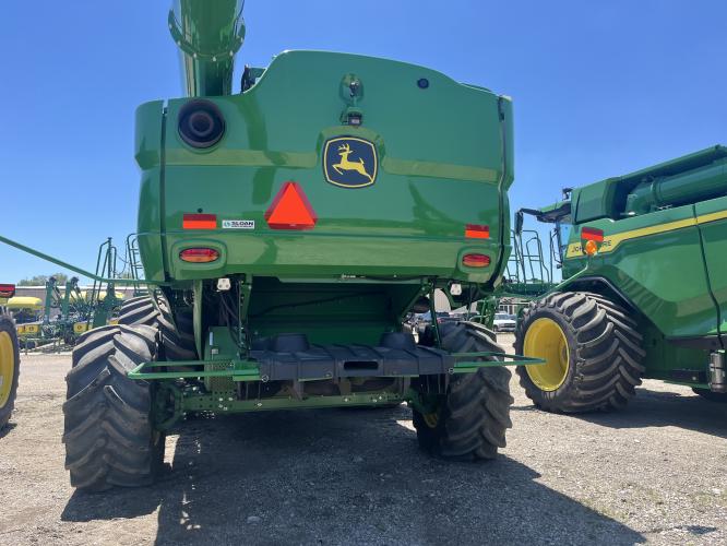 John Deere S790
