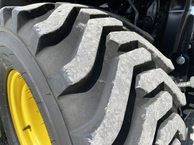John Deere 1025R
