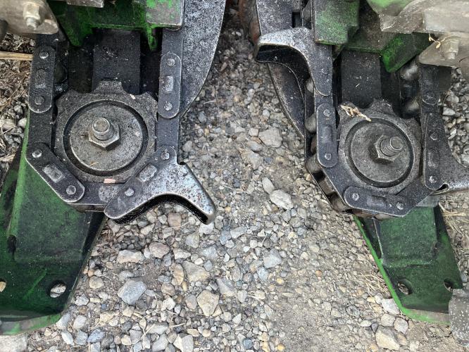 John Deere 608C