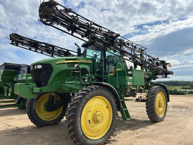 John Deere 4720