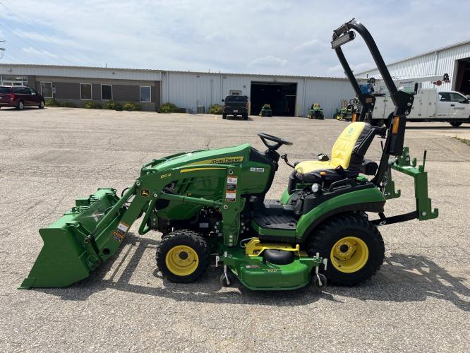 John Deere 1025R