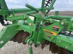 John Deere 637