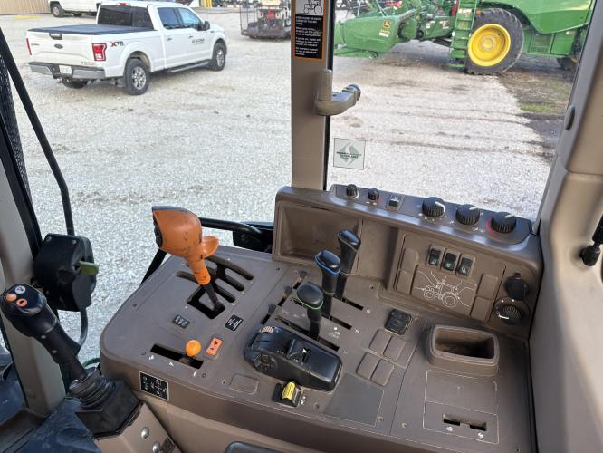 John Deere 6115M