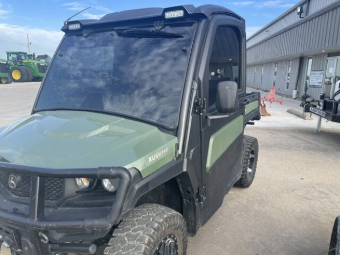 John Deere XUV835R Premium Cab