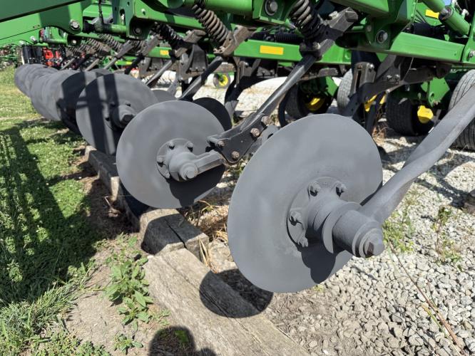John Deere 2730