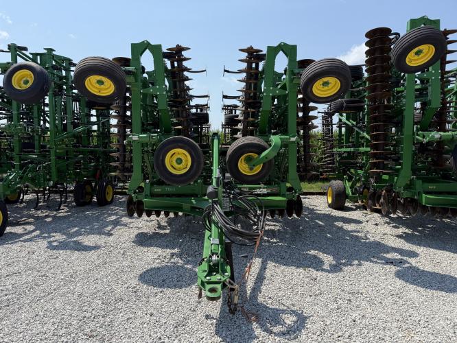 John Deere 2330