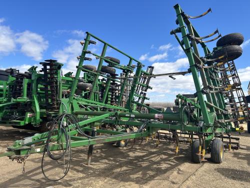 2005 John Deere 2210