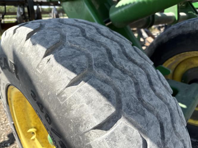 John Deere 2720