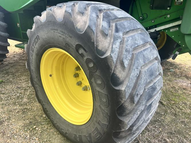 John Deere S680