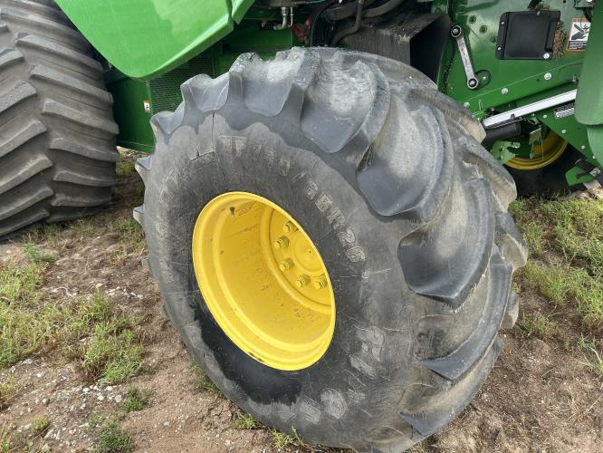 John Deere S680